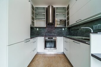 Administrativní budova Adamov u Brna 2325m2 - 6