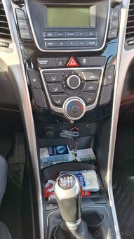 Hyundai i30 kombi 1,6 CRDI 81Kw - 6