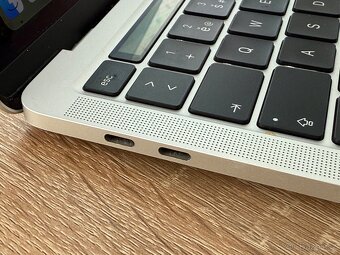 Macbook Pro M1 2020 8 GB RAM 5 512 HD 13,6" - 6