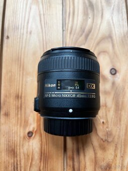 Nikon D5600 + Nikkor 40mm f/2.8 + Nikkor 18-140mm f/3.5-5.6 - 6