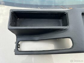 BMW E34 kožený tunel kolem ruční brzdy - 6