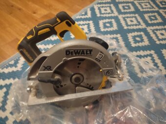 Aku okružní pila DeWALT - 6