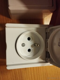 Zásuvky IP44 a vypínače - 6