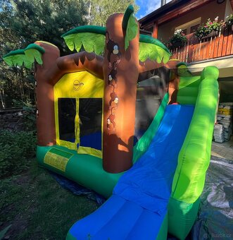 Skákací hrad Džungle se skluzavkou - 6