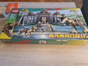 LEGO® Jurassic World™ 76961 Návštěvnické centrum/balíkovna30 - 6