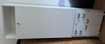 Víceúčelová skříň (stůl + žehlicí prkna) - 6