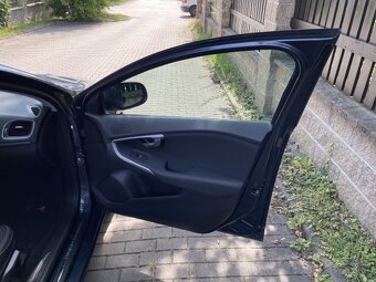 Volvo V40 D2 AUTOMAT 2.0 diesel - 6