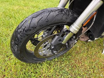 Triumph Street Triple S 660 - 6