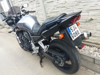 YAMAHA FZS 1000 FAZER - 6