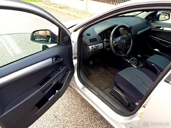 Opel Astra Caravan H 1.7 CDTi 81 kW rv 2010 - 6