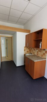 Pronájem komerčních / kancelářských prostor - 6