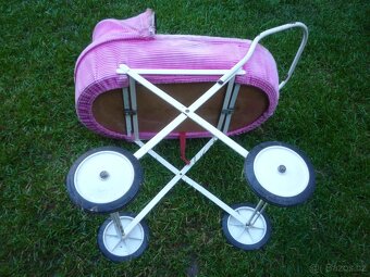 prodám starý kočárek zn.LIBERTA Mělník a další..... Starý dě - 6