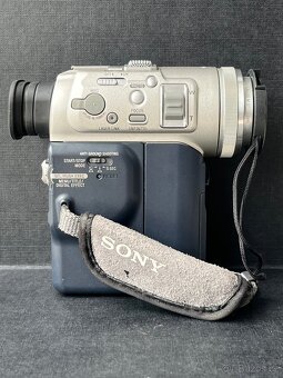 Sony Handycam DCR-PC100E – digitální miniDV kamera - 6