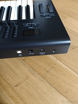 Launchkey 49 mk2 + pouzdro - 6