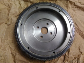 SETRVAČNÍK ŠKODA FAVORIT - 6