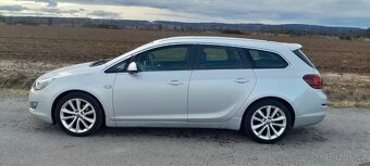 Opel Astra sport tourer - 6