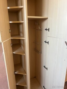 Veliká kuchyň se spotřebiči - 6