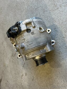 Alternátor z Audi A6 50 TDI Mild Hybrid - 6