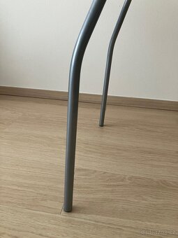 Kulatý jídelní stůl Thyholm, průměr 90 cm, kov/dub - 6