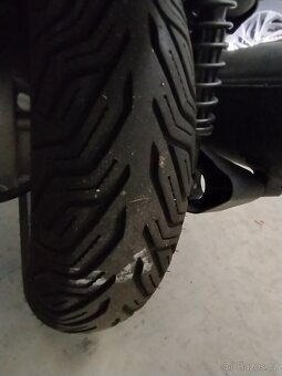 Yamaha XMAX 400 - 6