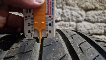 Barum Bravuris 5 215/55 R17
- 6