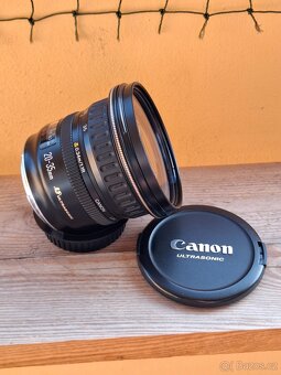 Canon ef 20-35mm f/3.5-4.5 usm - 6