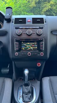 VW TOURAN 2.0 TDi 103 kw - 6