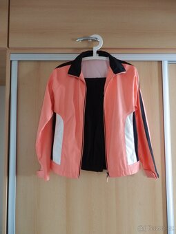 Dívčí sportovní souprava vel."S"-perfektní stav - 6