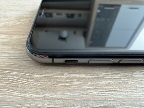 iPhone XS s kompletním příslušenstvím - 6