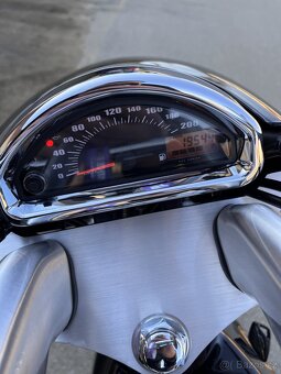Suzuki M 800 Intruder - 6