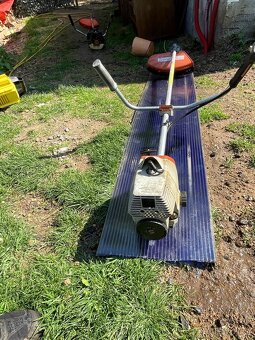 Prodám funkční křovinořezy Stihl cena za kus odběr kdykoliv - 6