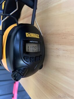 Dewalt Radio AM/FM Hear Protection Uplne Nové - 6
