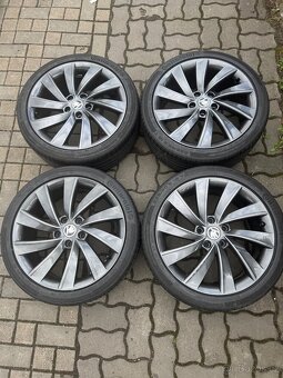 ORIGINÁL Alu Škoda TURBINE R18, 5x112 - TOP STAV, LETNÍ - 6