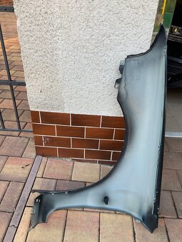 Přední blatníky Volvo V40 černá barva - 6