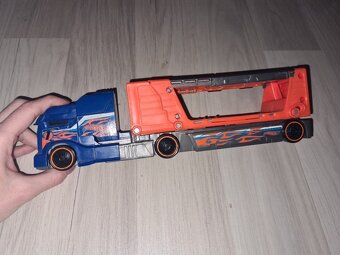 Hot wheels, cena za oba díly a za kamion Hot wheels - 6