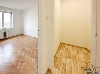 Pronájem bytu 3+kk /67 m2) s terasou (9 m2), ul. Dělnická, P - 6