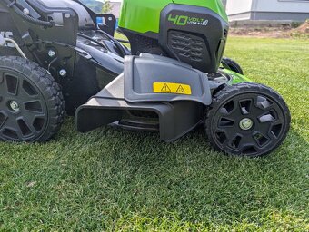 Sekačka Greenworks s pojezdem 40V - 6