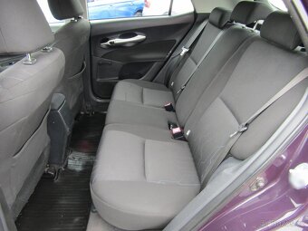 Toyota Auris 1.6 VVT- i , 97 kW benzín, 2011 - 6