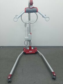 ELEKTRICKÝ mobilní zvedák pacientů, nosnost 150 kg - 6
