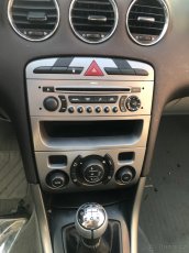 Peugeot 308 1,6HDI 2007 - díly z vozu - 6
