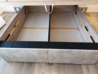 Nadrozměrná čalouněná postel 180cm x 220cm - 6