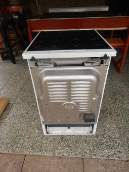 SKLOKERAMICKÝ SPORÁK INDEST - 6