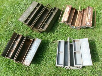 Prodám nádrže na moto a díly na Škoda 100, zadní čelo a zadn - 6