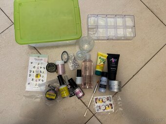 Věci na gelové nehty – gel, primer, tipy (použité) - 6