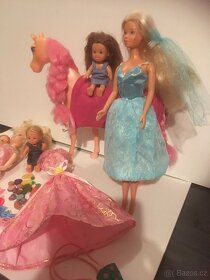 Koník, oblečení a jídlo pro barbie - 6