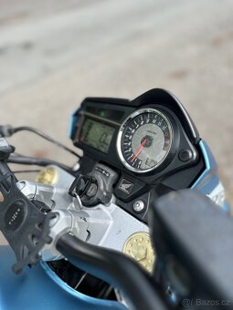 Pronájem motorky Honda Hornet 600 - 6