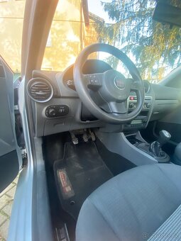Seat Ibiza 1.4 16V 55 kW – na náhradní díly nebo opravu - 6