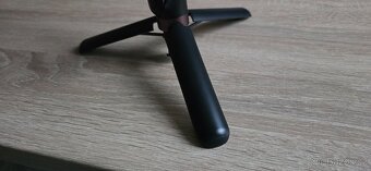 Selfie tyč s bluetooth ovládáním a funkcí tripodu - 6