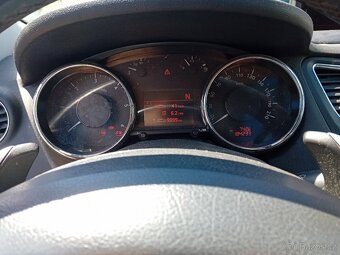 Peugeot 5008 1.6 HDi automat r.v.2011 - 6