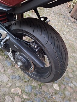 Triumph Sprint ST 1050 - 6